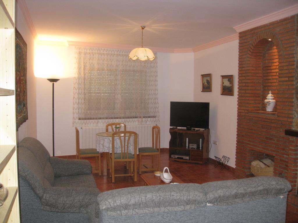 Villa Remedios Cuevas del Becerro Ruang foto